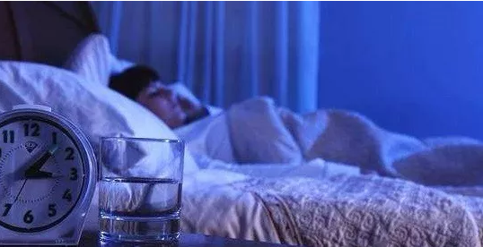 睡前一杯水，長期堅持將給你帶來意想不到的變化